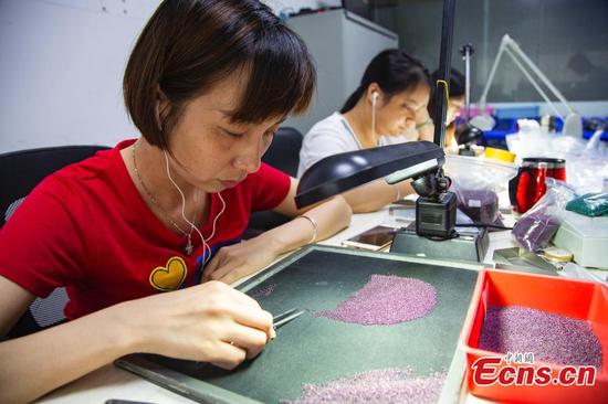 Wuzhou - world capital for artificial gems 