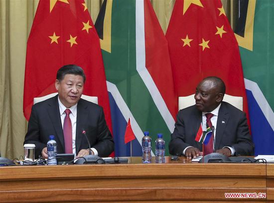 Chinese President Xi Jinping (L) and his South African counterpart Cyril Ramaphosa hold talks in Pretoria, South Africa, July 24, 2018. (Xinhua/Xie Huanchi)

