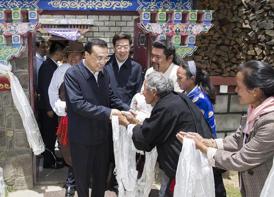 Premier Li Keqiang paid a three-day visit to Tibet from July 25 to 27. (Photo/gov.cn)