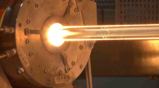 The making of the optical fiber preforms core material to make other optical fiber products. (Photo/CGTN)