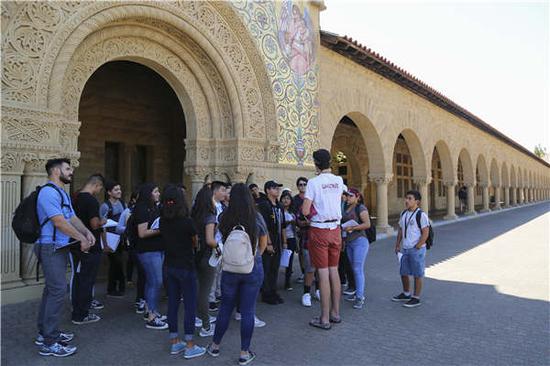 Chinese and international students visit Stanford University in August 2017. (Photo by Jia Zhutao and Nan Shan/For China Daily)
