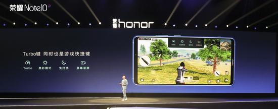 Zhao Ming, president of Honor, unveils Note 10 in Beijing on Tuesday. (Photo provided to chinadaily.com.cn)