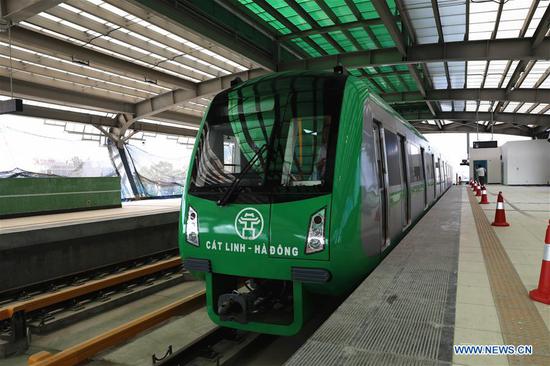 Photo taken on Aug. 1, 2018 shows Vietnam's first urban railway during a test run in Hanoi, Vietnam. Vietnam's first urban railway, constructed by China Railway Sixth Group Co. Ltd, started test runs with full electricity system on Wednesday. (Xinhua/Wang Di)