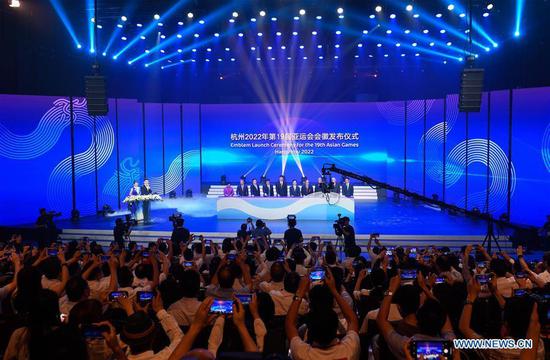 Photo taken on Aug. 6, 2018 shows the Emblem Launch Ceremony for the 19th Asian Games Hangzhou 2022 in Hangzhou, capital of east China's Zhejiang Province. (Xinhua/Huang Zongzhi)
