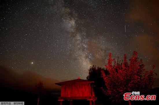 Meteor shower lights up skies around the globe