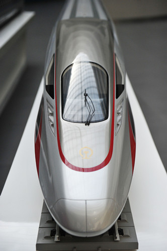 A model of a bullet train is displayed at CRRC Qingdao Sifang Co, a wholly owned subsidiary of China Railway Rolling Stock Corp. (MAI TIAN/FOR CHINA DAILY)