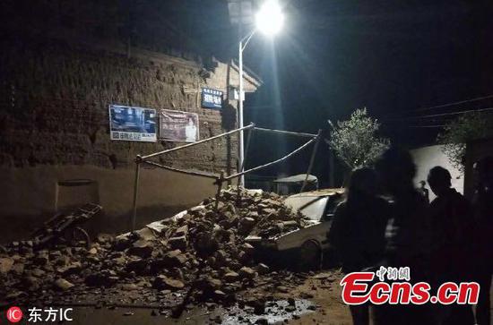 A house is partly damaged by a 5.0-magnitude earthquake in Tonghai County, Yuxi City, southwest China's Yunnan Province, Aug. 13, 2018. (Photo/IC)