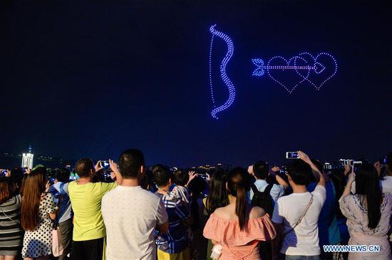 Drones perform light show to greet Qixi festival in Changsha