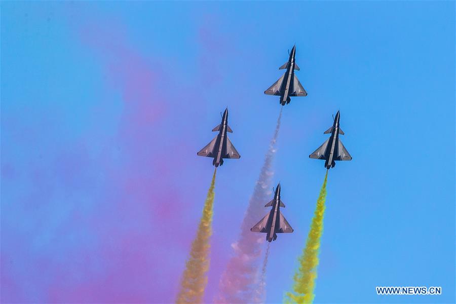 The Chinese People\'s Liberation Army (PLA) Air Force\'s August 1st aerobatics team performs at the Army 2018 International Military and Technical Forum at Kubinka Airport, near Moscow, Russia, on Aug. 24, 2018. (Xinhua/Bai Xueqi) 
