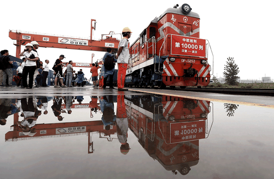 China Railway Express, also known as the China-Europe freight train, completes its 10,000th trip as it returns to Wuhan, Hubei province, on Sunday following a nearly two-week journey from Hamburg, Germany. (ZOU HONG/CHINA DAILY)