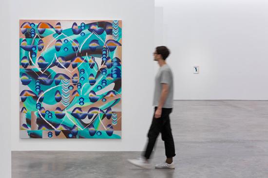 Vivien Zhang's first solo exhibition in China features her oil paintings that employ colorful patterns to convey her ideas. The ongoing show runs at Beijing's Long March Space through Oct 28. (Photo provided to China Daily])