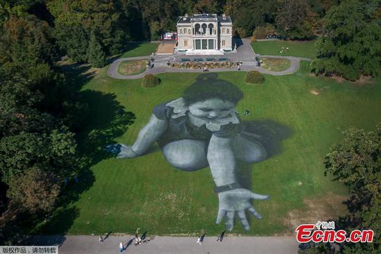 Landart painting, 5,000 sqm, delivers a message from future