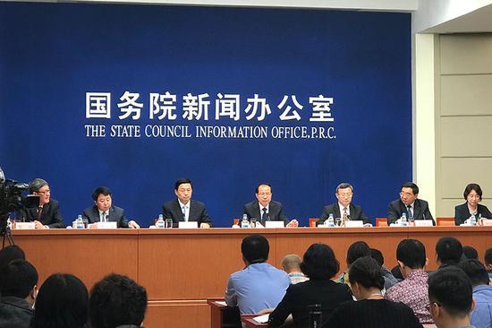 The State Council Information Office of China holds a press conference to discuss a white paper about facts and Beijing's perspectives regarding trade frictions with the US released on Monday. (Photo by Jing Shuiyu/chinadaily.com.cn)