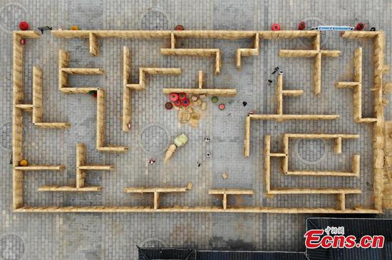 Straw maze shows farming traditions in Changzhou