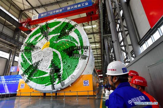 China's largest slurry tunnel boring machine (TBM) rolls off the production line in Zhengzhou, capital of central China's Henan Province, Sept. 29, 2018. The machine has a diameter of 15.8 meters, making it the largest slurry TBM designed in China. (Xinhua/Feng Dapeng)