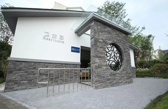 A newly built public toilet in Chengdu, capital of Sichuan province. (Photo provided to China Daily)