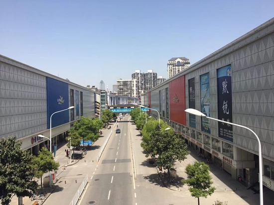 Hanzheng Street stretches 1,632 meters in Wuhan, Hubei Province. (Photo/China Daily)