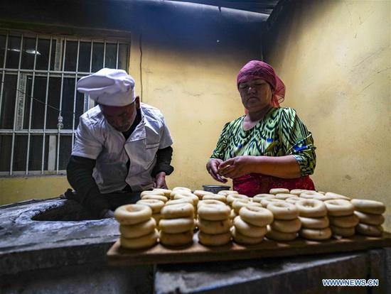 Pastry maker in China's Xinjiang