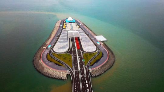 Top image: Artificial island of the HZMB (Photo/CGTN)