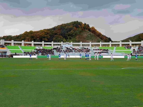South and North Korea's youths play opening match for the 5th ARI Sports Cup U-15 International Football Tournament in Chuncheon, Gangwon Province, South Korea, October 29, 2018. /Jack Barton