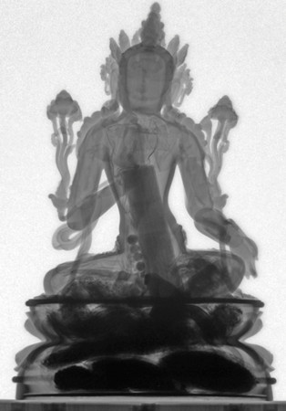 Radiograph showing the interior of a rare gilt-bronze figure of Avalokiteshvara with an estimate of £200,000 at Christie's. (Photo provided to China Daily)