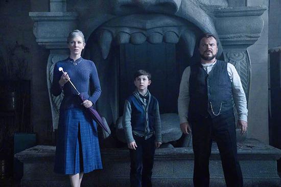 The House with a Clock in its Walls has hit Chinese mainland theaters on Nov. 1. (Photo provided to China Daily)