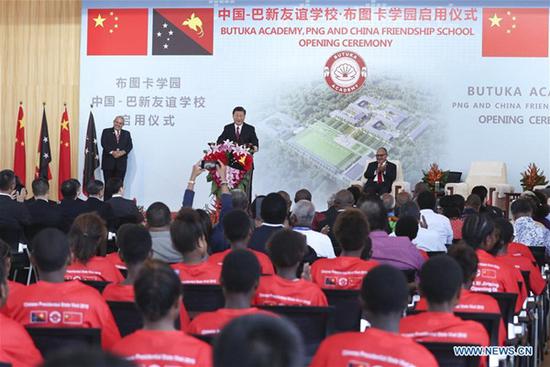 Chinese President Xi Jinping and Papua New Guinea (PNG) Prime Minister Peter O'Neill attend the opening ceremony of Butuka Academy, a PNG and China friendship school, in Port Moresby, PNG, on Nov. 16, 2018. (Xinhua/Xie Huanchi)