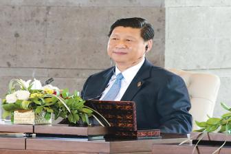 President Xi Jinping delivers a keynote speech at the Asia-Pacific Economic Cooperation CEO Summit in Bali island, Indonesia, Oct. 6, 2013. (Photo/Xinhua)