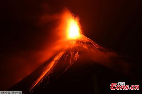 Guatemala volcano: Thousands flee erupting lava and ash