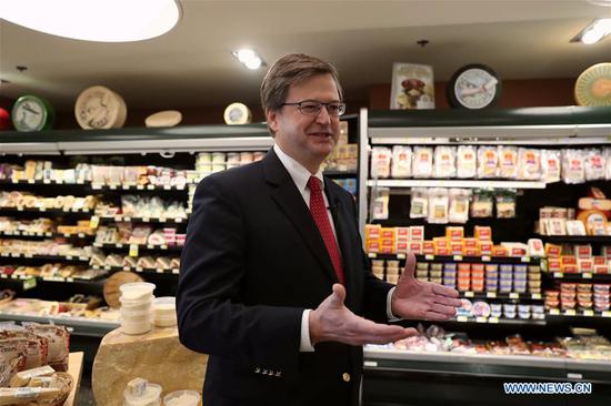 John Umhoefer, president of Cheesemakers Association Wisconsin, receives an interview with Xinhua in Wisconsin, the United States, on Oct. 23, 2018. (Xinhua/Wang Ping)