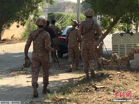 Pakistani police officers are seen near the Chinese embassy in Karachi, Pakistan November 23, 2018. (Photo/Agencies)