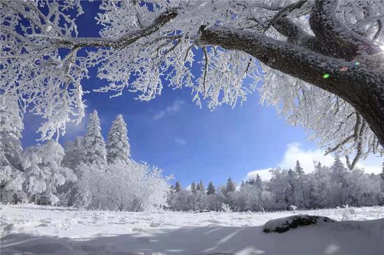 Winter wonderland in Laoling mountain range