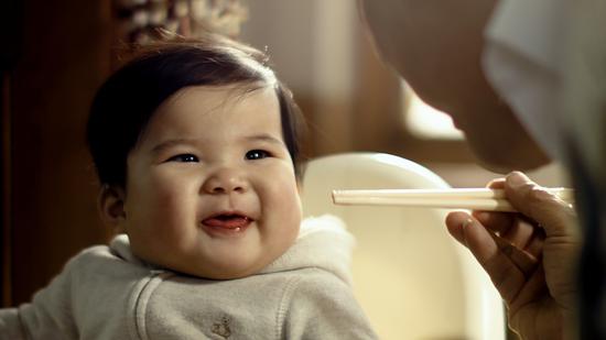 The five-minute ad promotes the values of Chinese families.  (Photo provided to China Daily)