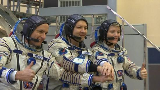 Astronauts ready to go ahead of launch to ISS. (CGTN Photo)