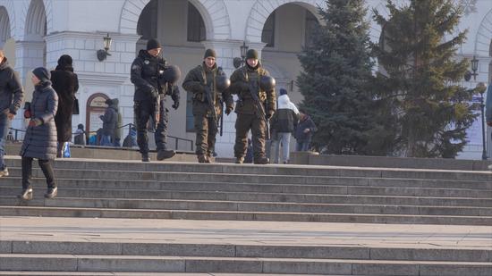 Ukraine's National Guard in full battle gear patrolling the center of Kiev. (CGTN Photo)