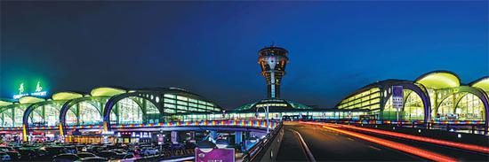 The night view of Qingdao Liuting International Airport. (Photo provided to China  Daily)