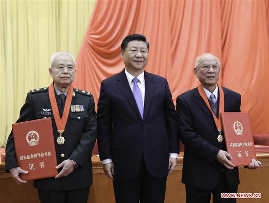 Xi honors two academicians with China's top science award