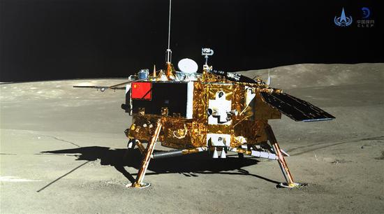 Photo taken by the lander of the Chang'e-4 probe on Jan. 11, 2019 shows the rover Yutu-2 (Jade Rabbit-2). (Photo/China National Space Administration)