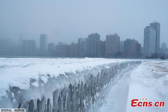 Icicles form on the walkway at North Avenue Beach of Lake Michigan in Chicago, Illinois, U.S., January 29, 2019. (Photo/Agencies)