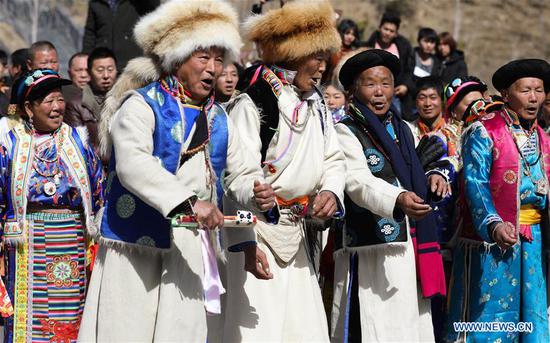 People of Tibetan ethnic group celebrate Shangjiu Festival
