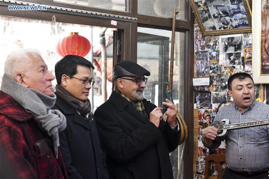 Senior diplomats from 8 countries to UN Geneva office visit Xinjiang