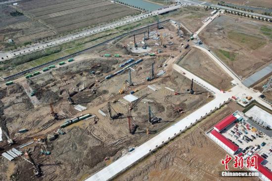 A bird's eye view of Tesla's Shanghai Gigafactory building site on March 3, 2019. (Photo/China News Service)