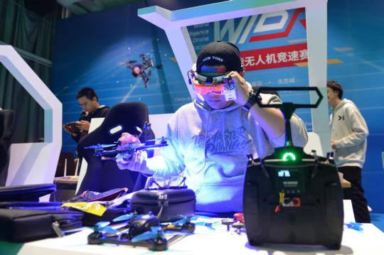 Participants get ready for a drone racing competition in Tianjin on April 25, 2018. (Photo provided to China Daily)