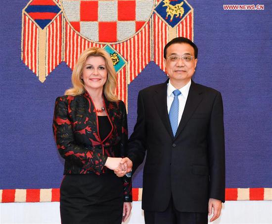 Chinese Premier Li Keqiang (R) meets with Croatian President Kolinda Grabar-Kitarovic in Zagreb, Croatia, April 10, 2019. (Xinhua/Shen Hong)