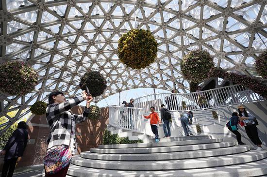 Over 300,000 tourists visit Beijing horticultural expo during May Day holiday