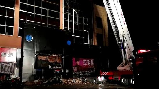 A bar collapses in Baise City in south China's Guangxi Zhuang Autonomous Region in the early hours of Monday, May 20, 2019, leaving an unknown number of people trapped. (Photo/CGTN)
