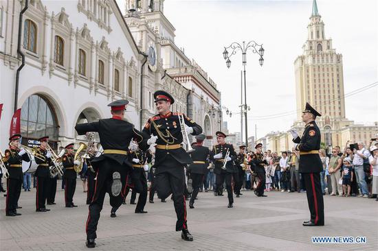 Cadets of Moscow Military Music College perform in Russia