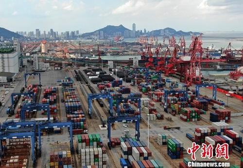 A container terminal. (File photo/China News Service)