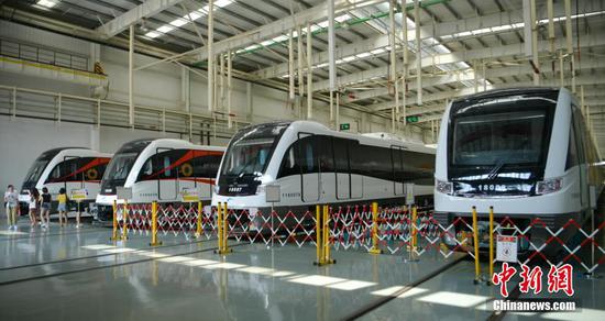 140-kph subway trains unveiled in Chendu