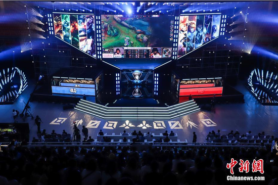 The 2019 National e-sports competition (League of Legends) was held in Guiyang, Guizhou Province, May 24, 2019. (File photo/China News Service)